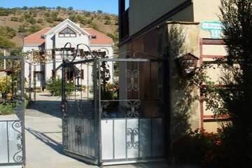 Фотографии Гостиница Guest House Antik г. Солнечногорское Крым (Россия) №4 Фото Гостиница Guest House Antik г. Солнечногорское 4